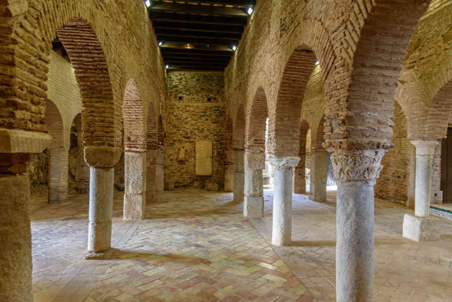 Huelva - Almonaster la Real 34 - fortaleza medieval y mezquita.jpg
